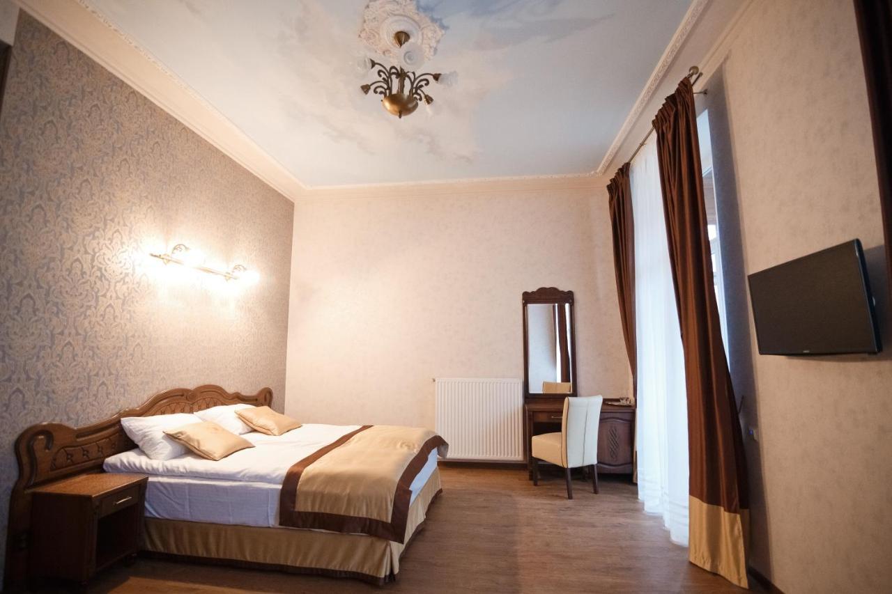 Mini-Hotel Guest House Inn Lviv Exteriör bild