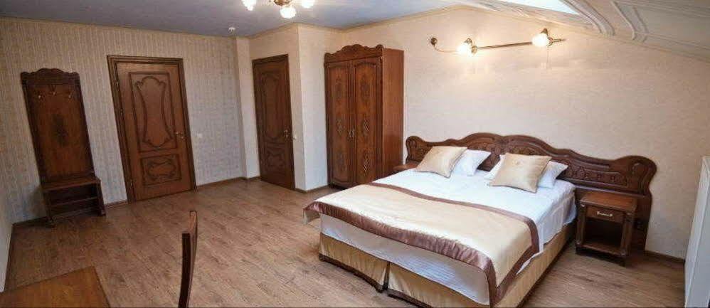 Mini-Hotel Guest House Inn Lviv Exteriör bild